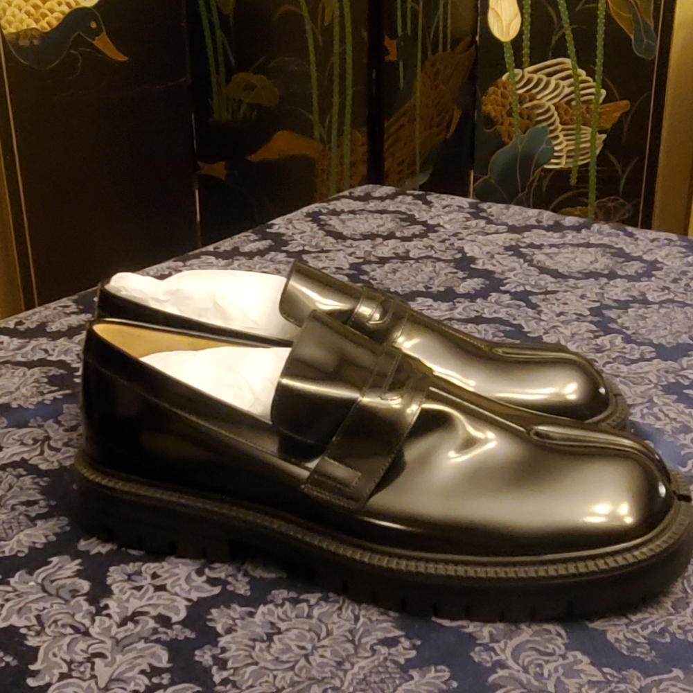 NEW! Woodchucksato Black Tabi Loafers